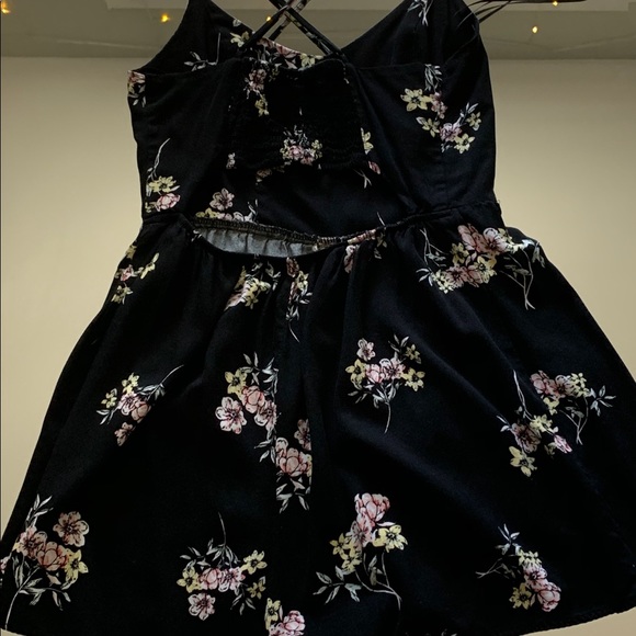 GARAGE FLORAL BLACK ROMPER - Picture 2 of 3